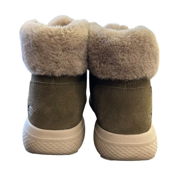 Skechers On The Go Winter Chill Suede Olive Faux Fur Lined Boots Size 8.5 - Picture 2 of 8